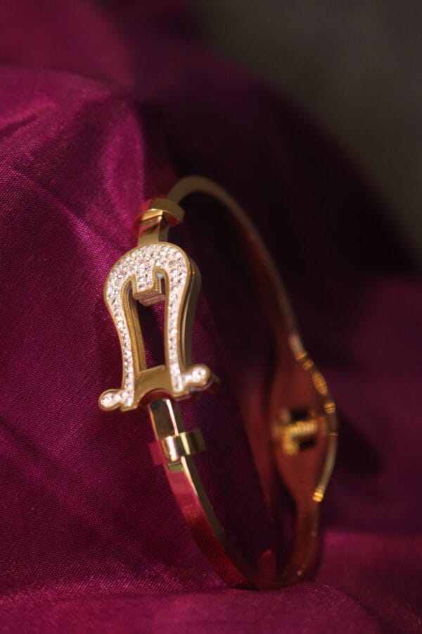 U shape crystal bracelet